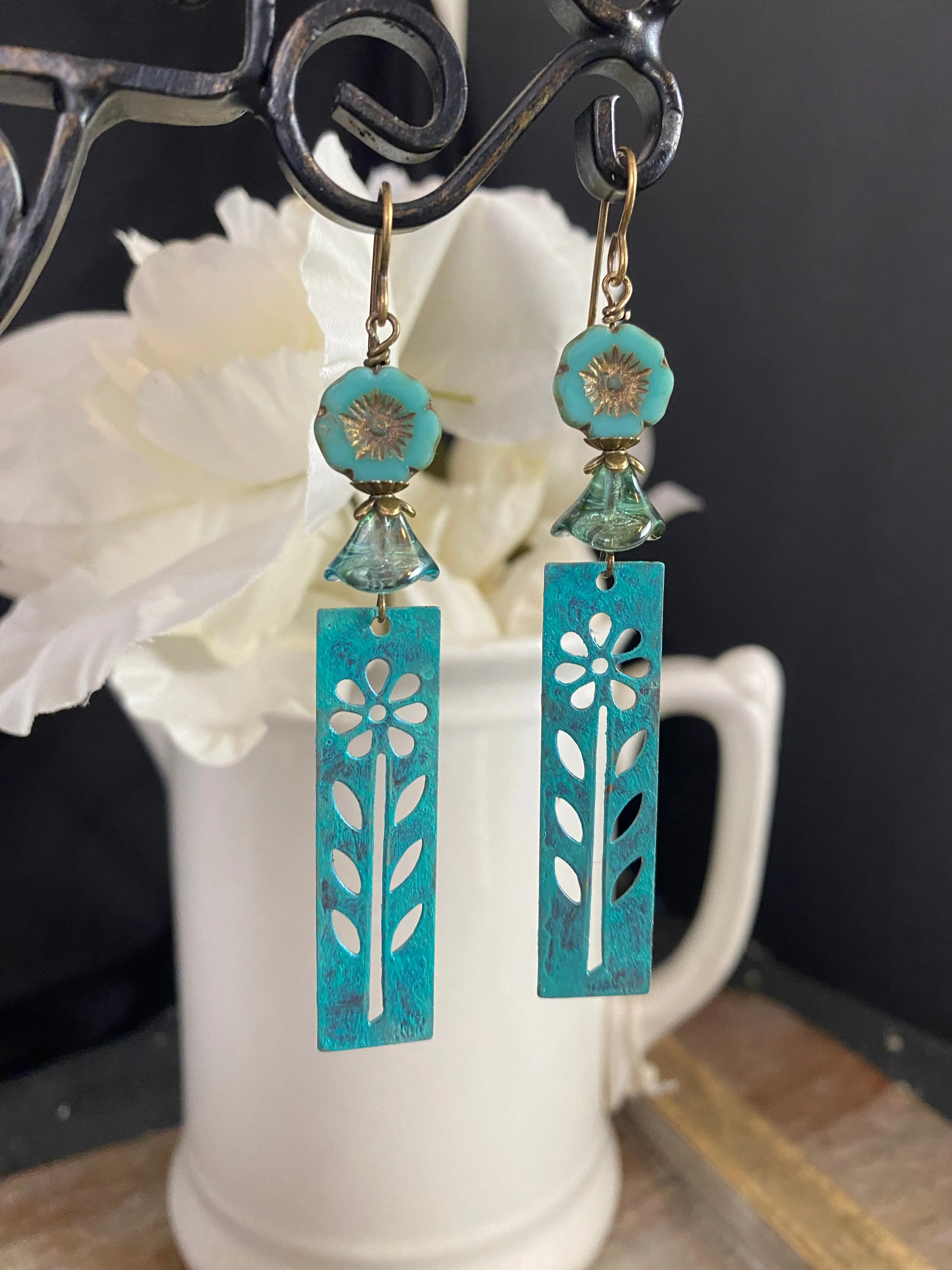 Flower teal patina, flower Czech glass, bronze metal, earrings