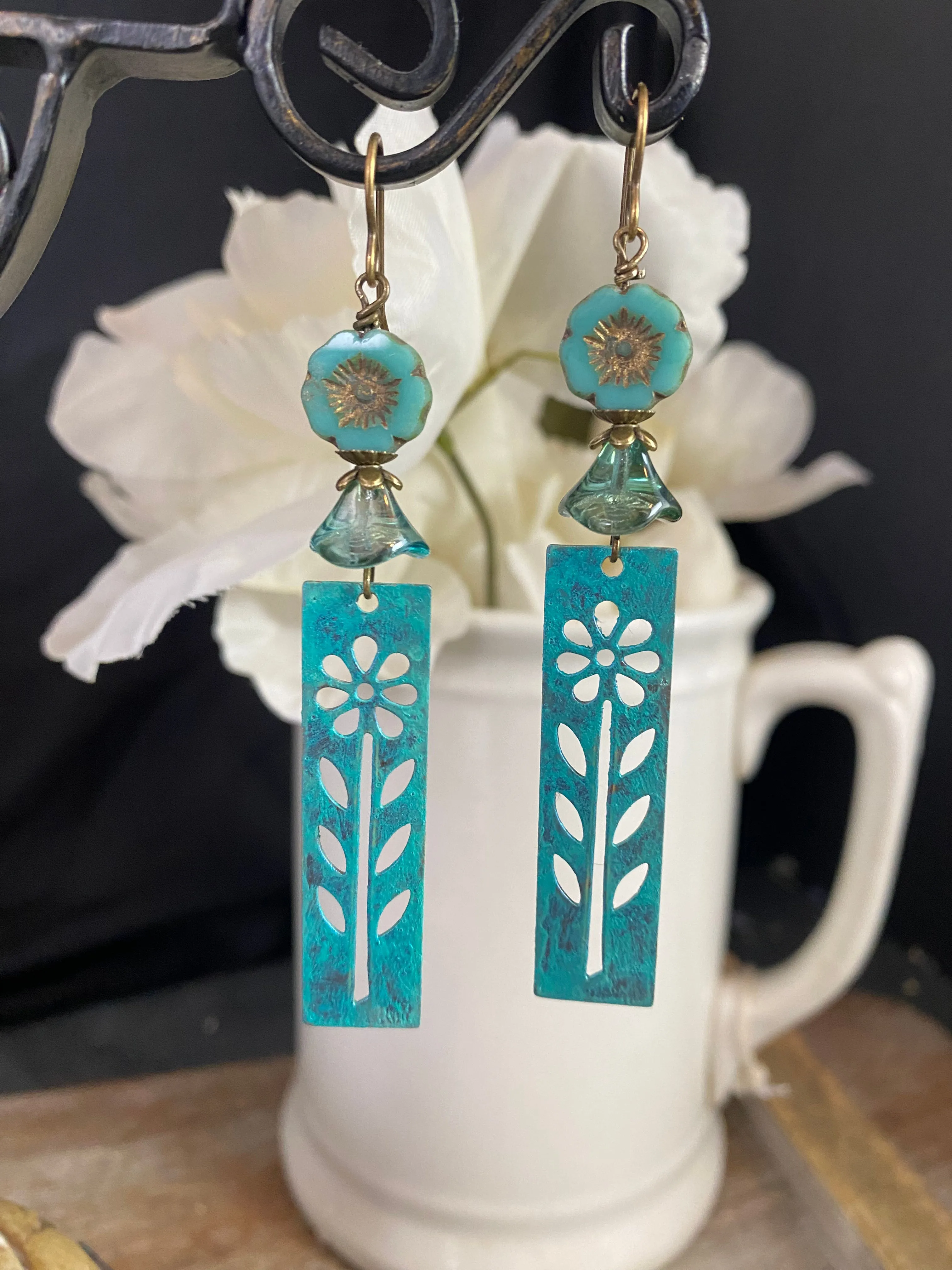 Flower teal patina, flower Czech glass, bronze metal, earrings