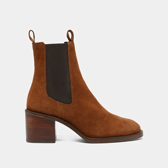 Heeled boots in cognac suede