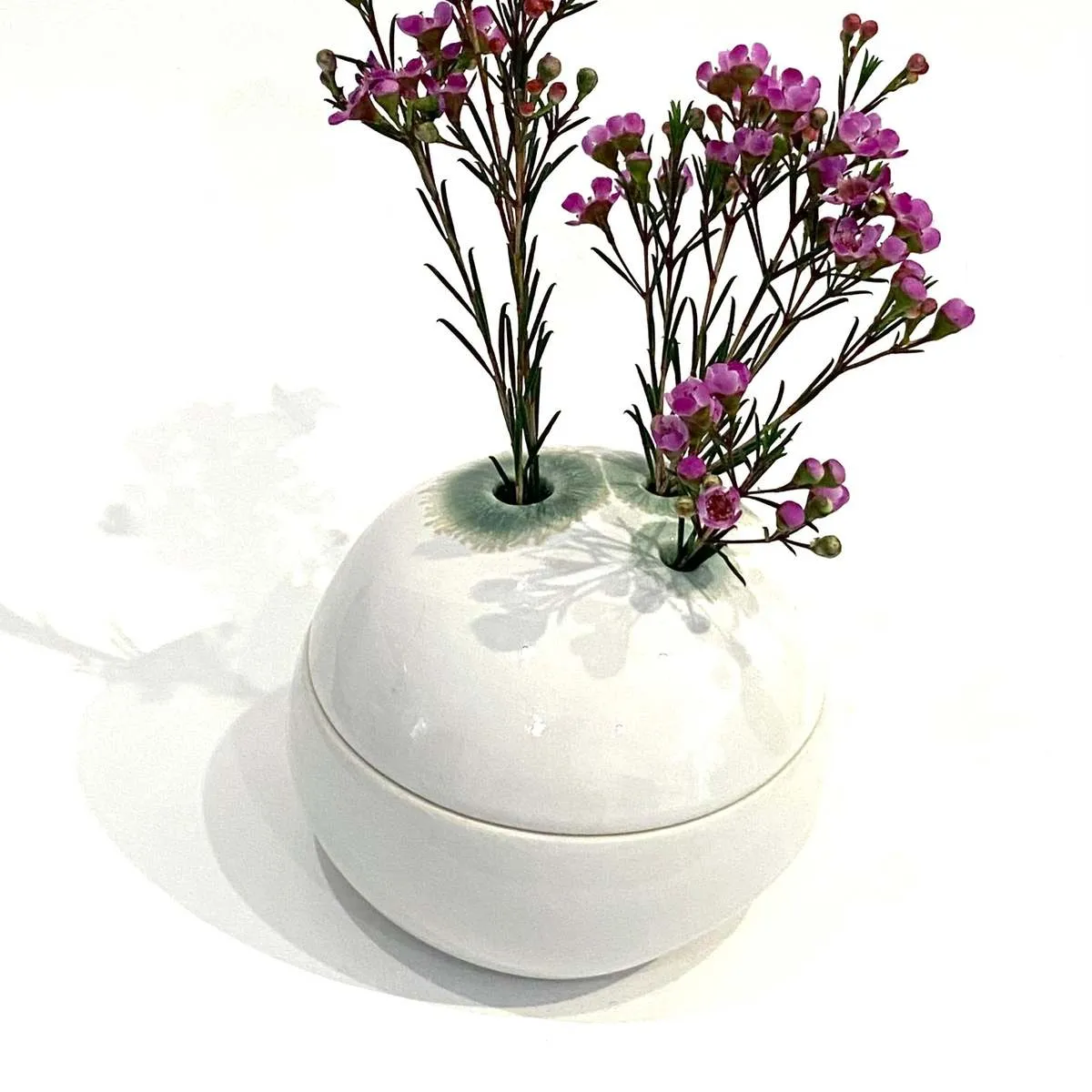 Lidded Ikebana Vase - Cream