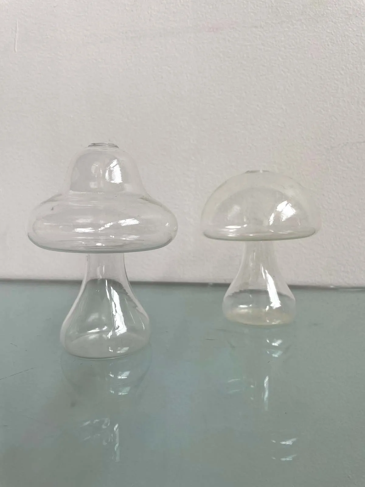 MINI GLASS MUSHROOM ROUND VASE - CLEAR