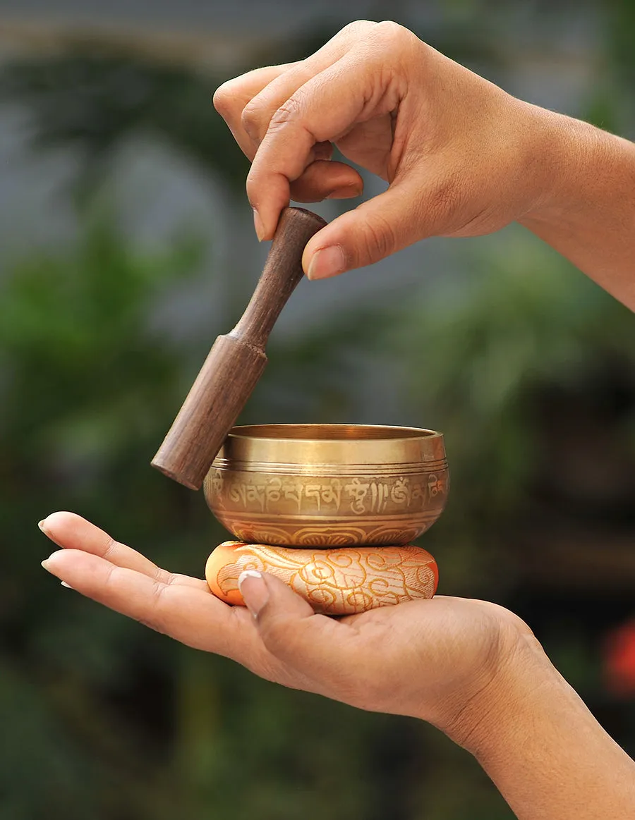 Plain Etched Om Tibetan Singing Bowl